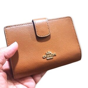 COACH Medium Corner Zip Wallet